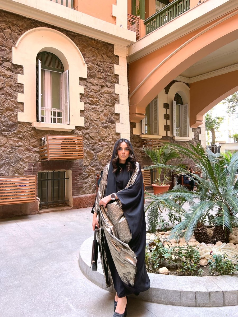 Kimono Gold & Black, styled look