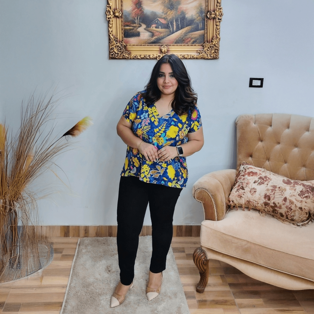 بلوزة ساتان بطبعة زهور