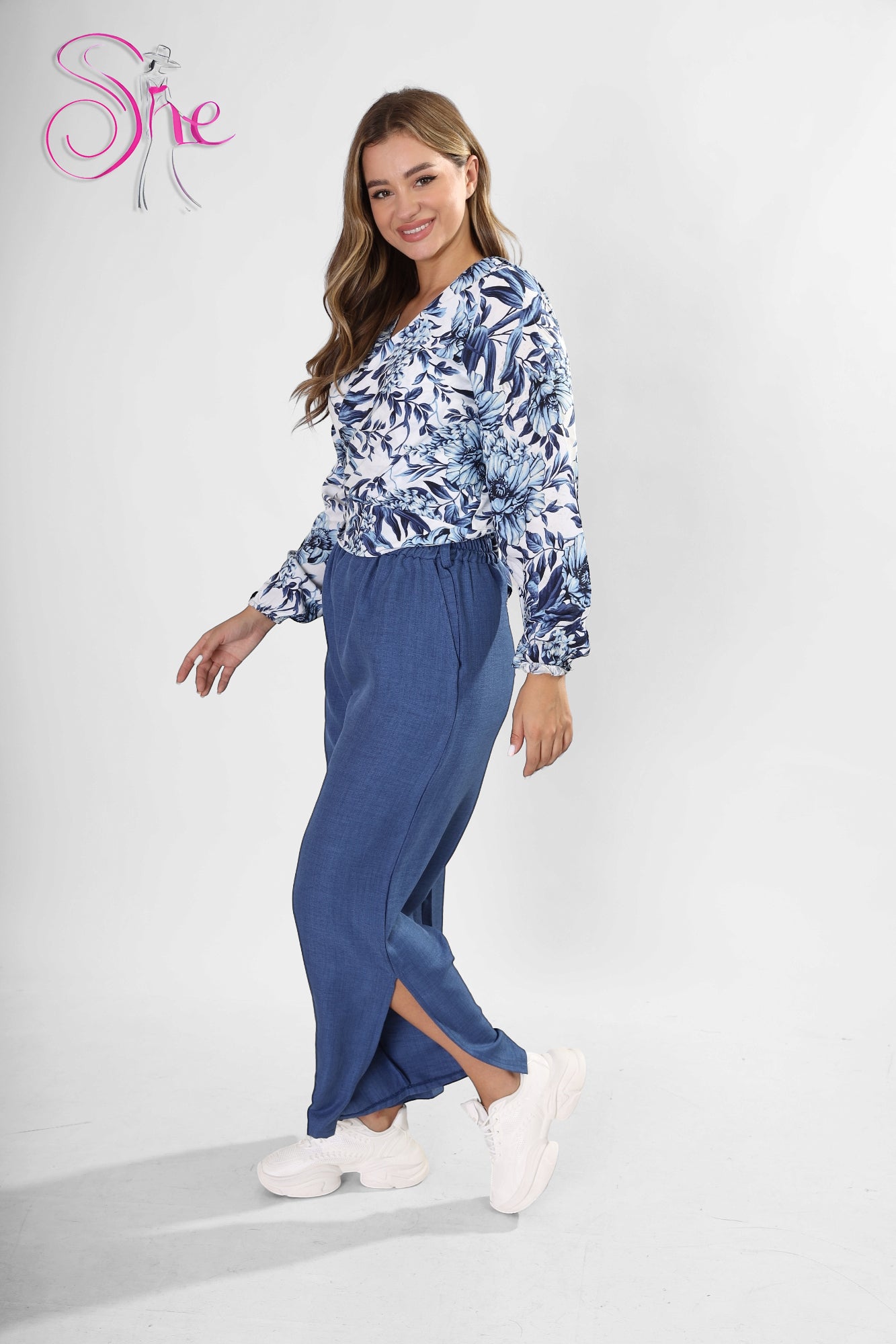 Two-Piece Set Blue Floral Blouse & Wide-Leg Pants