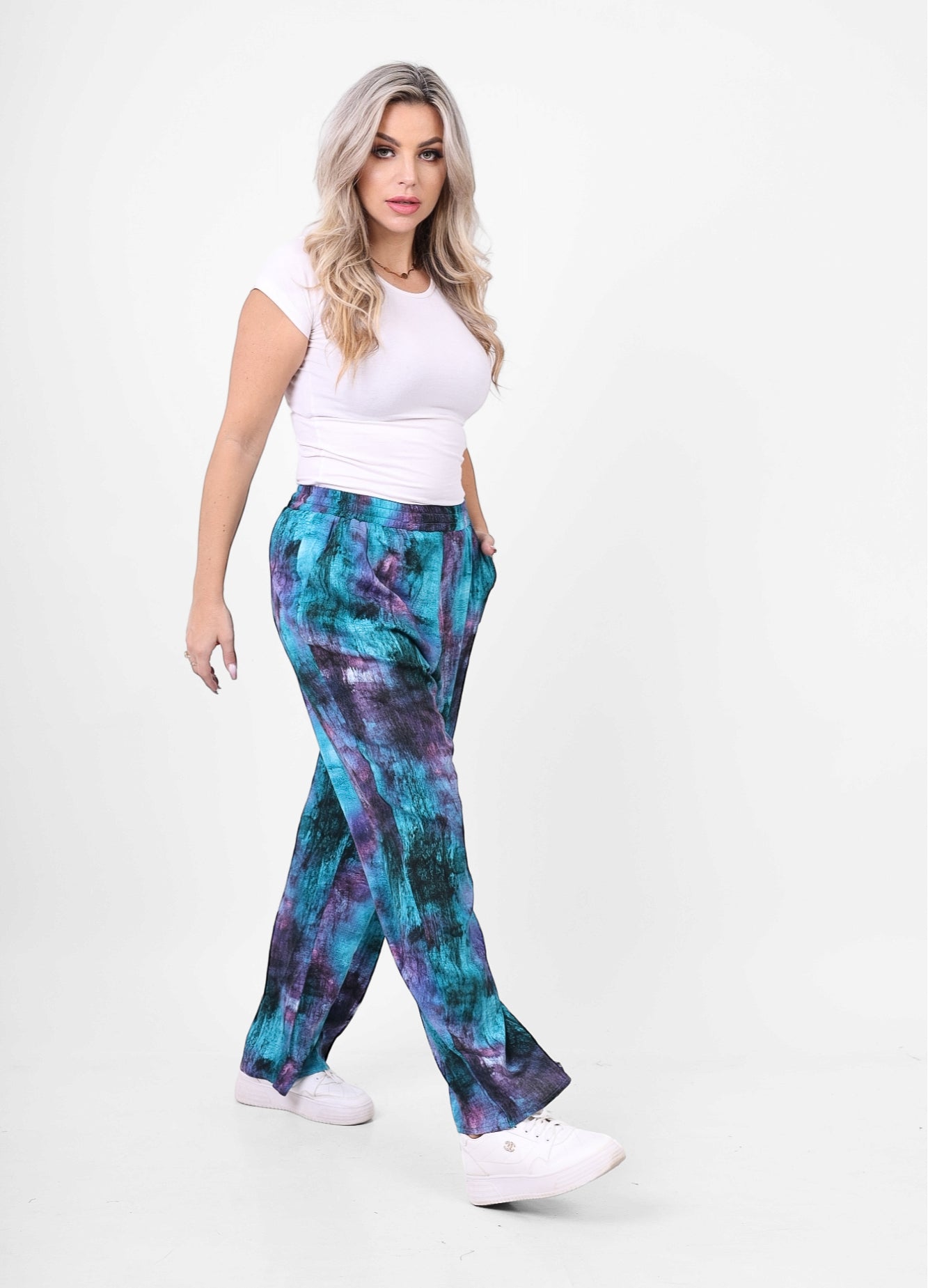 Wide-Leg Pants with Trendy Print