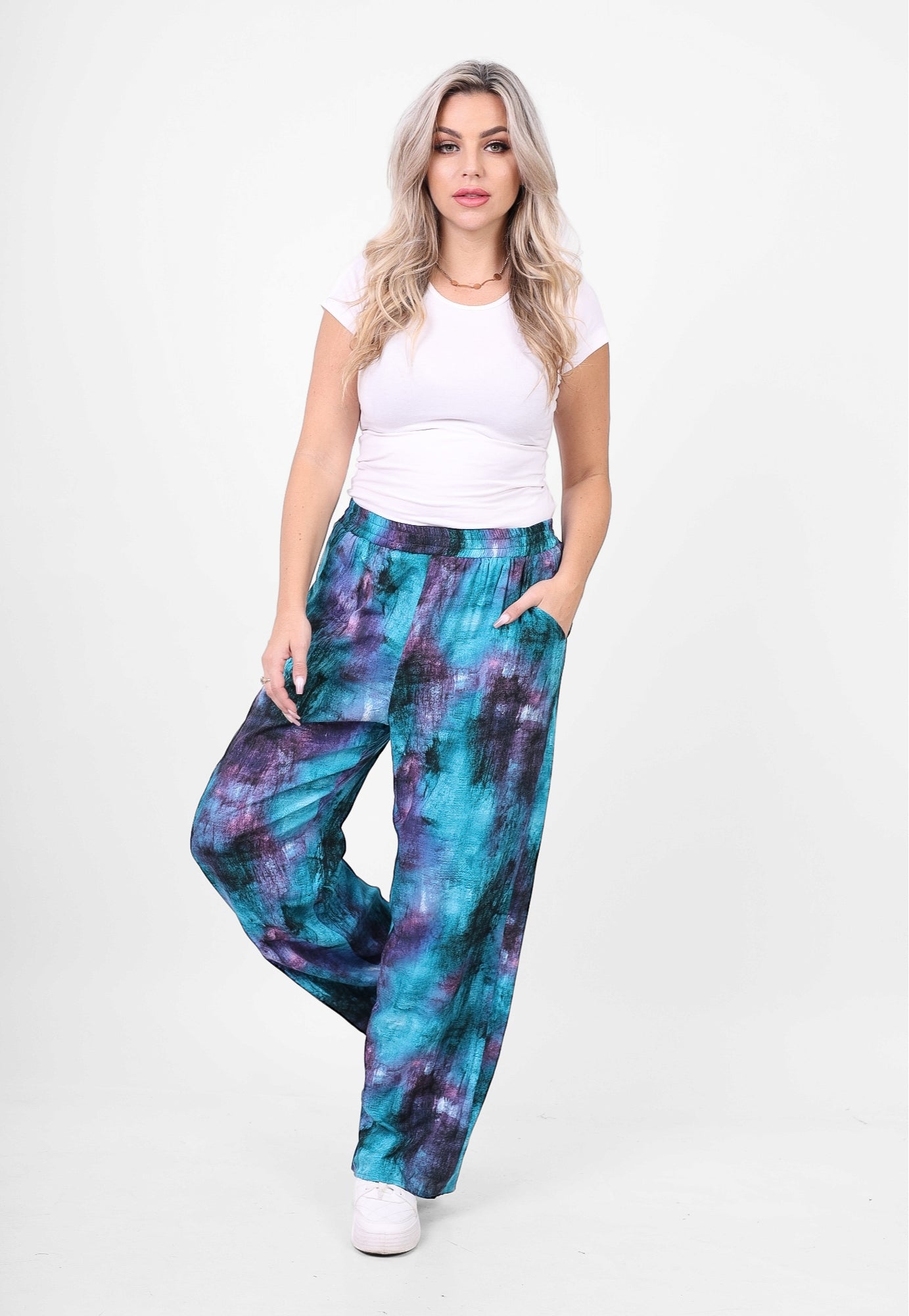 Wide-Leg Pants with Trendy Print