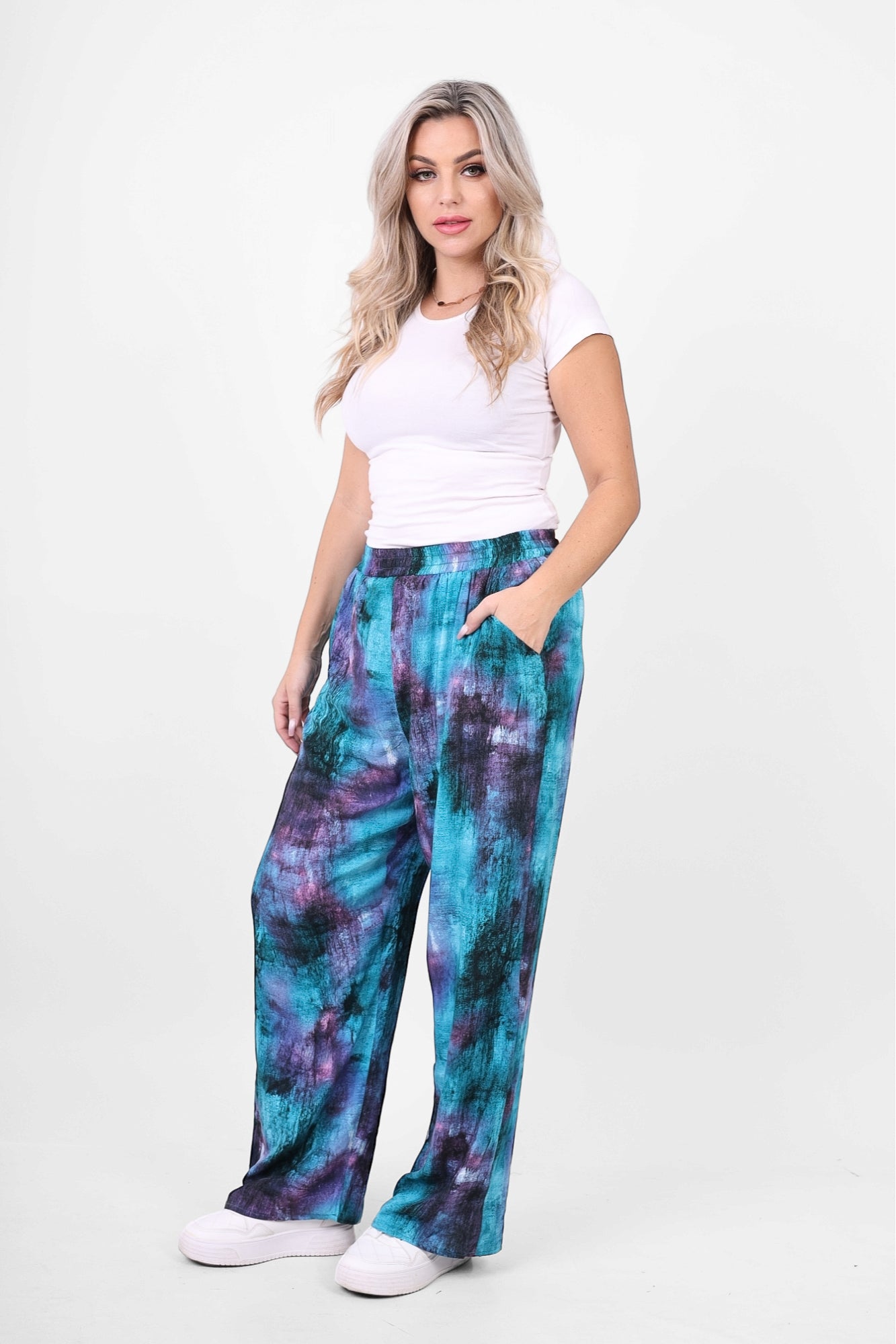 Wide-Leg Pants with Trendy Print