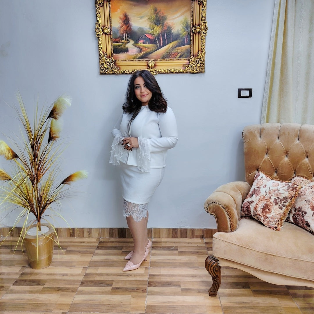 Classic Wool Dress with Lace Details – Elegant Tailored Fit