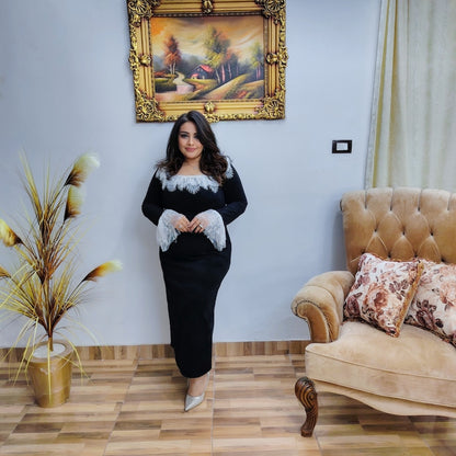 Elegant Lace-Trim Chamois Dress – Timeless Feminine Design