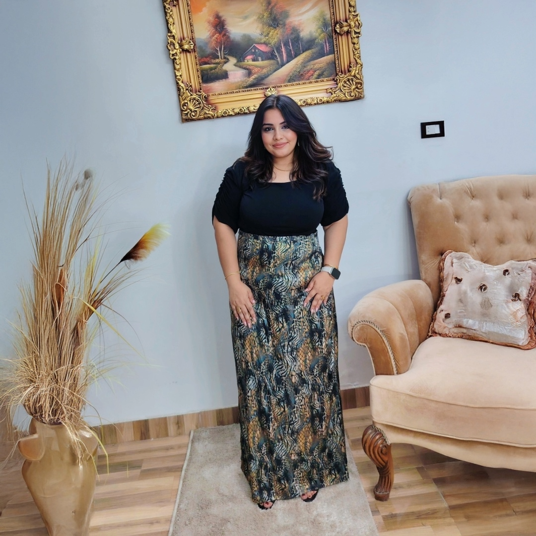 تنورة ساتان طويلة بألوان ترابية